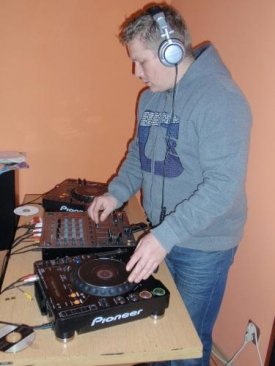 Marcin DJ (DJ_Kł@sek), CZERWONA, NIEBO
