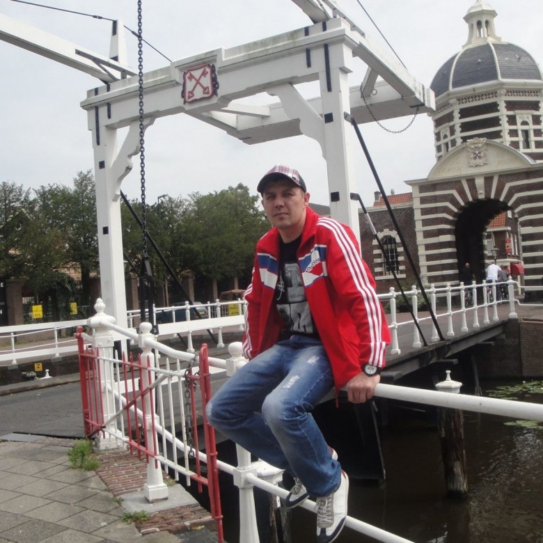 Michal Legutowski (Konikhg), Leiden