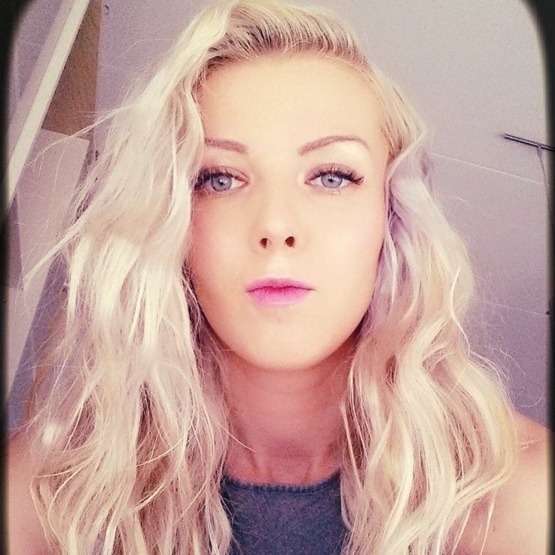 Sabina Koczwara (SabinaKoczwara), Haaften, Nisko