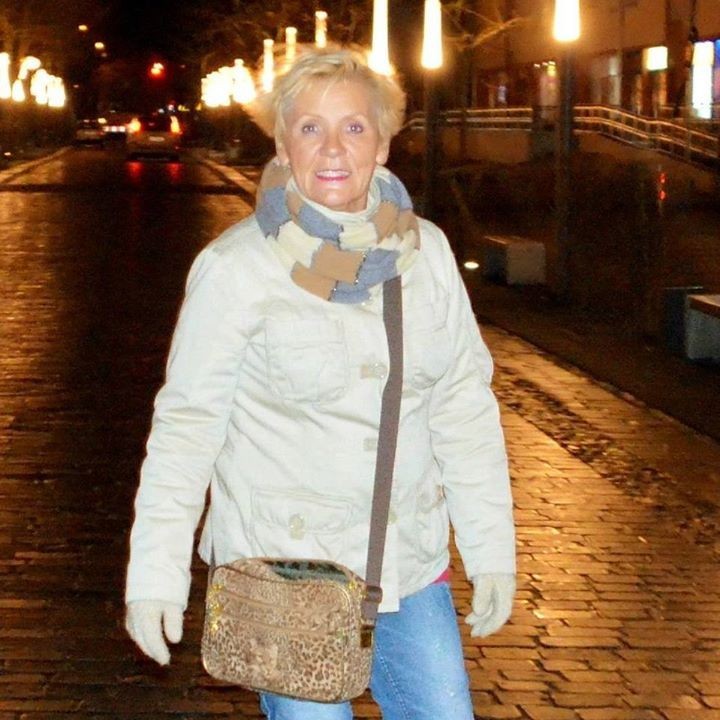 Lucy Magda  (Lucy Magda)