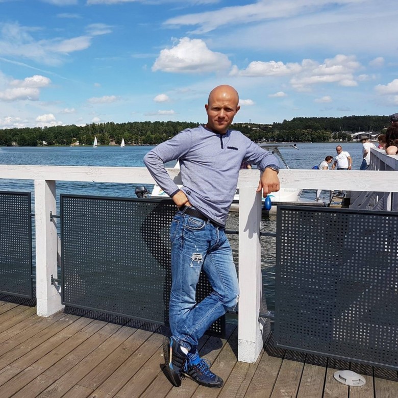 Krzysztof Radi (KrzysztofRadi)