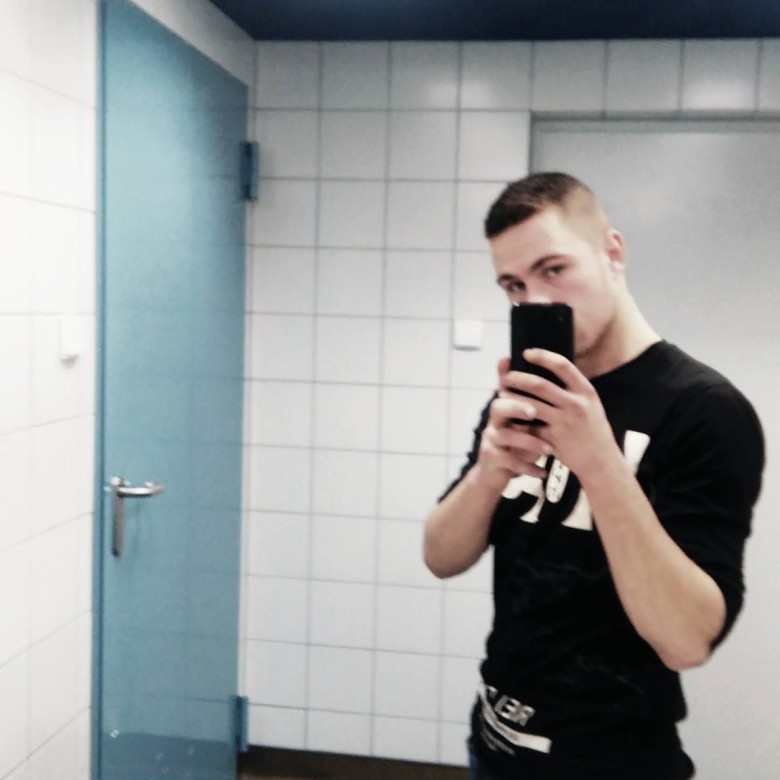 Adrian Maciaszek (AdrianMaciaszek)