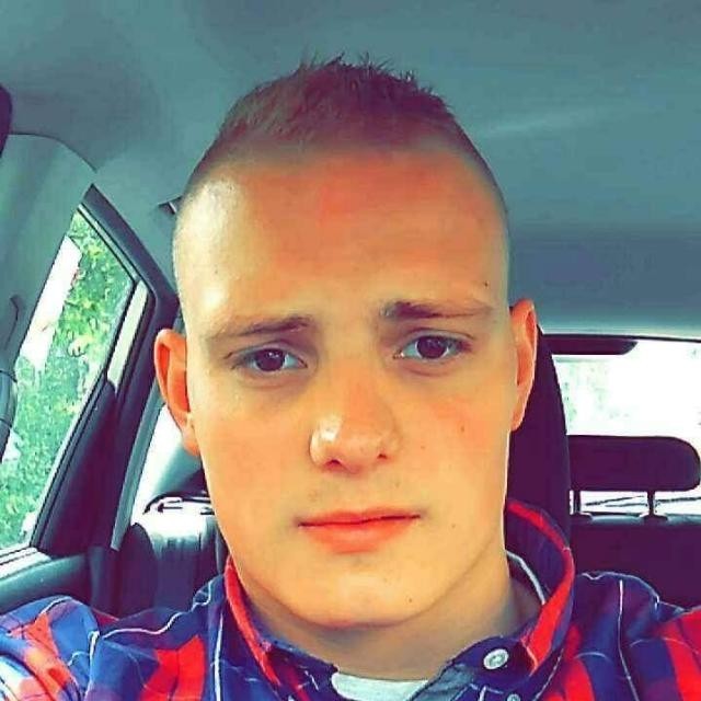 Robert557  (Robert557)