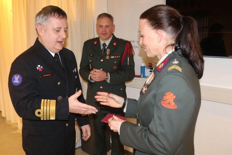 Gratulacje żołnierzom złożył również polski attaché wojskowy – Andrzej Konkol.   