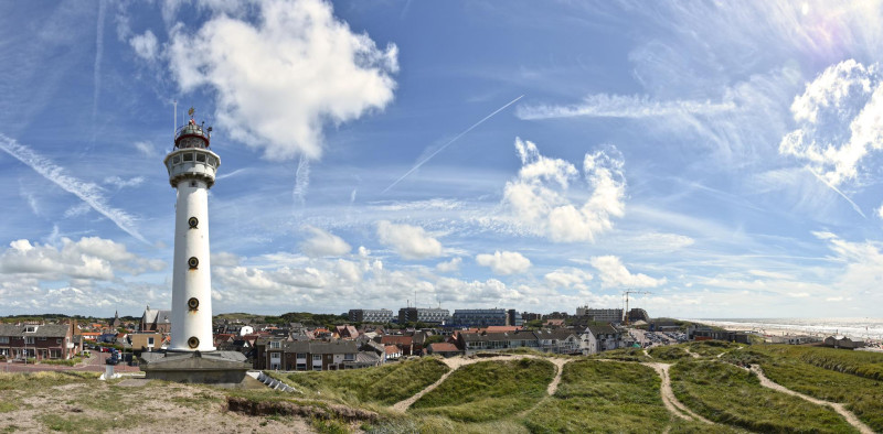 Latarnia morska i panorama Egmond