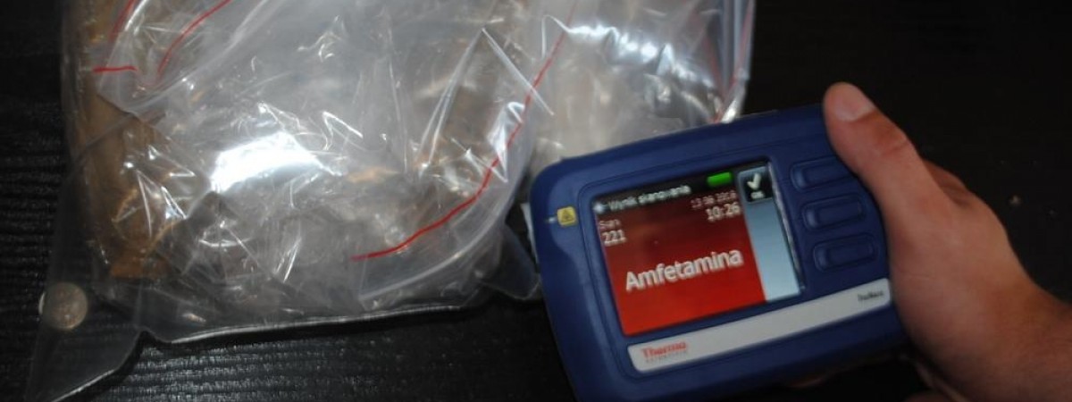 Amfetamina warta 30 tysięcy złotych w busie z Holandii. 27-latkowi grozi 10 lat więzienia