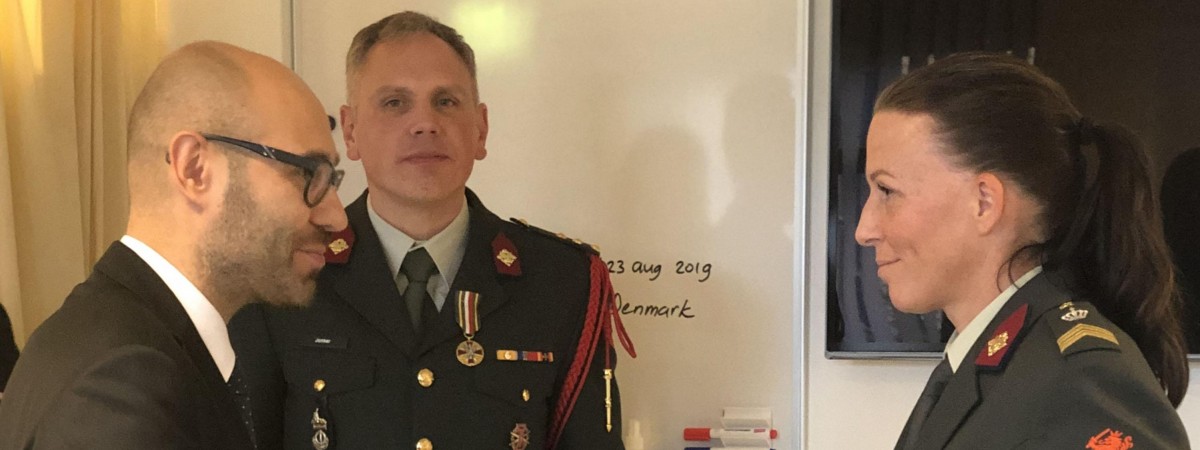 Ambasador wręczył Medal Wojska Polskiego dwojgu Holendrom. Przez lata identyfikowali szczątki żołnierzy 