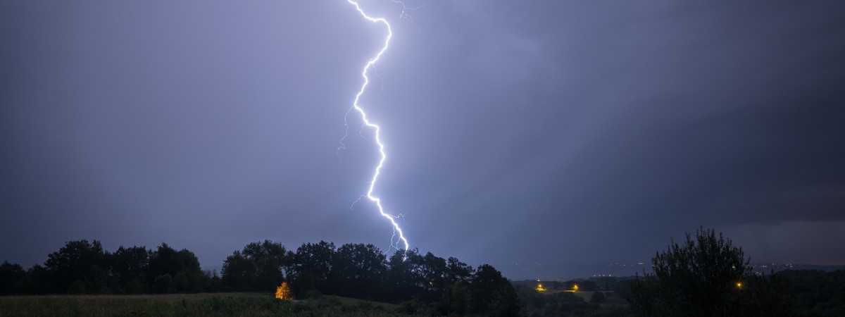 Ekstremalna pogoda we Francji, Belgii i Holandii. Tornado, burze i grad [WIDEO]