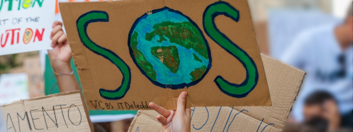 Protest aktywistów klimatycznych w Hadze. Policja użyła armatek wodnych i zatrzymała 400 osób