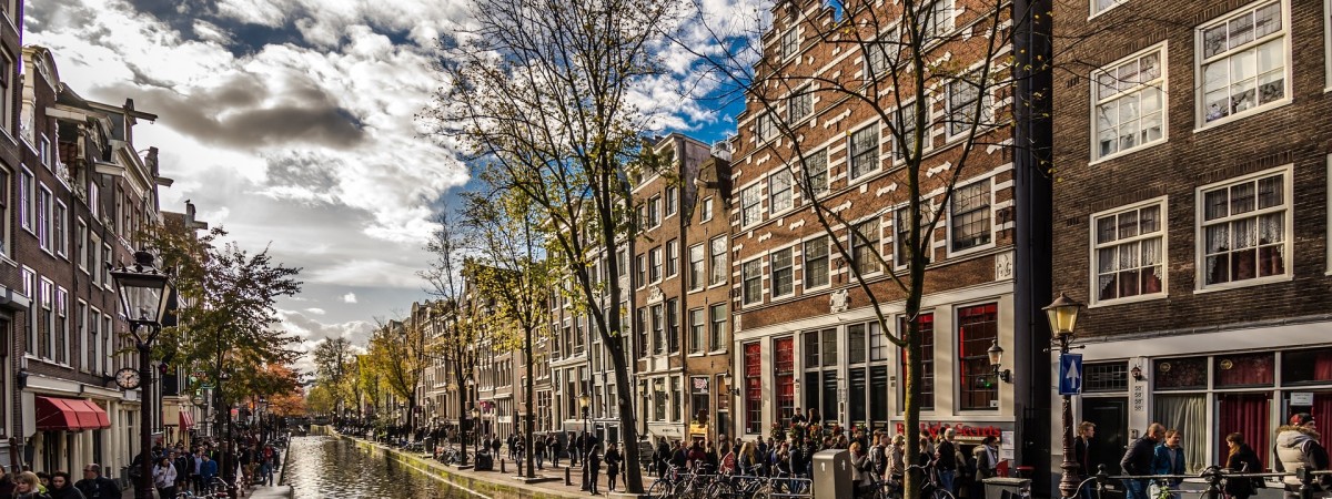 Odrobina historii w domu? Amsterdam rozdaje kawałki starych budynków