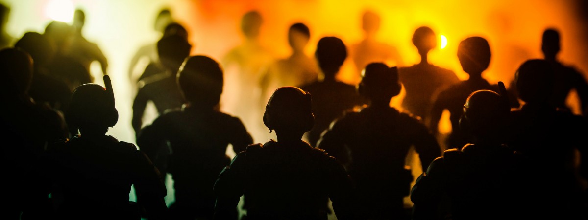 Agresywni rolnicy zaatakowali dom holenderskiej ministry. Policja wycofała się w trosce o własne bezpieczeństwo