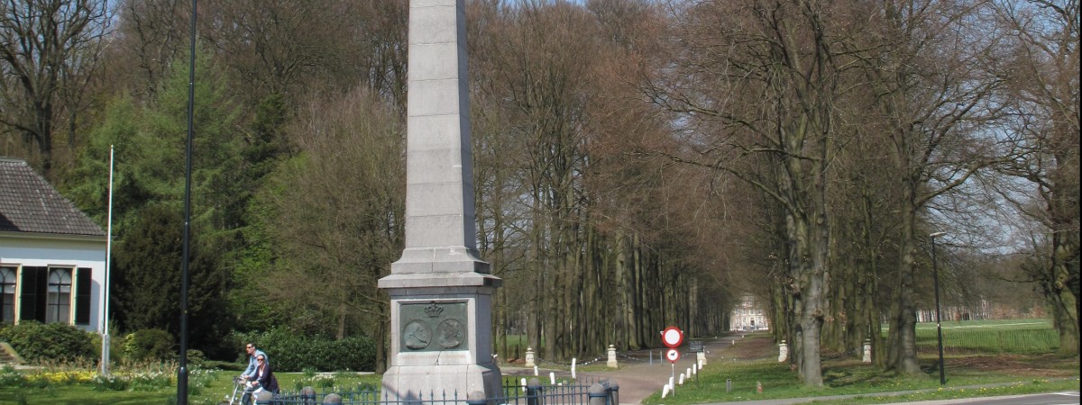 Zabił osiem osób, w tym siebie, ale jego celem była królowa Holandii. Historia zamachu, którym żyły całe Niderlandy