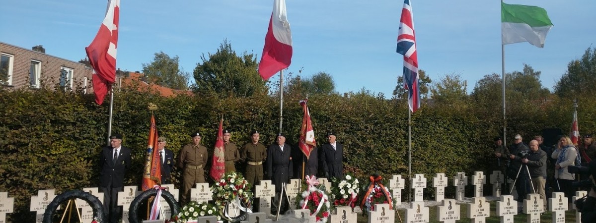 „Mazurek Dąbrowskiego” zabrzmiał w Bredzie: obchody 74. rocznicy wyzwolenia miasta przez armię generała Maczka [GALERIA]