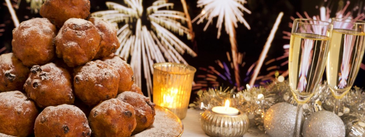 Przygotuj klasyczny przysmak sylwestrowy prosto z Holandii. Przepis na oliebollen i jego historia