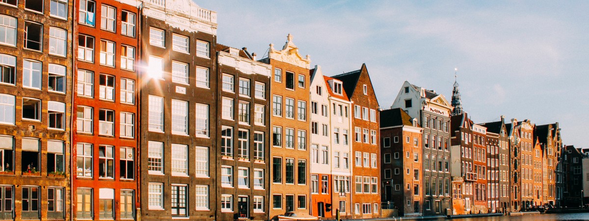 Popularna firma solidaryzuje się z branżą gastronomiczną. W Amsterdamie powstał wyjątkowy taras