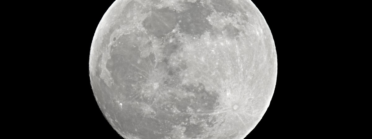 Superksiężyc na holenderskim niebie. Zachwycił wczorajszej nocy, ale pojawi się także dziś