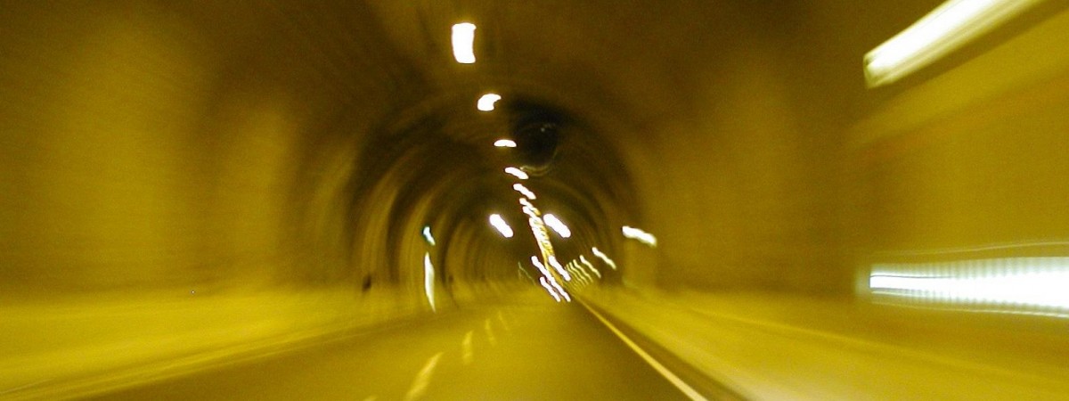 Pijany Polak dwa razy tego samego dnia trafił na posterunek. Pirat drogowy jechał pod prąd przez Westerscheldetunnel