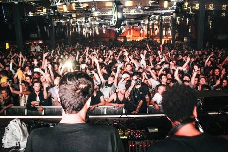 Bary i kluby w Amsterdamie – Top 10