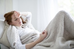 Kobiety chorują w pracy częściej niż mężczyźni