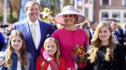 Miliony Holendrów świętowały Dzień Króla, ale monarchia traci na popularności.