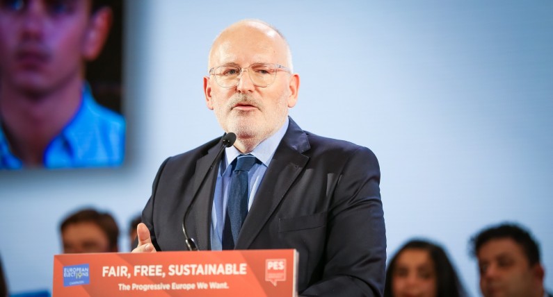 Timmermans: mniej Polaków w Holandii. Powodem jest wysoka pensja w Polsce