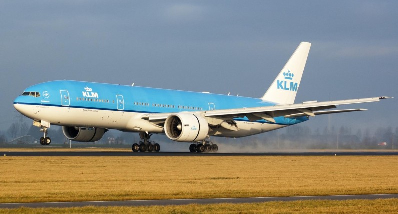 Bójka w samolocie KLM. Powodem konfliktu był brak maseczki