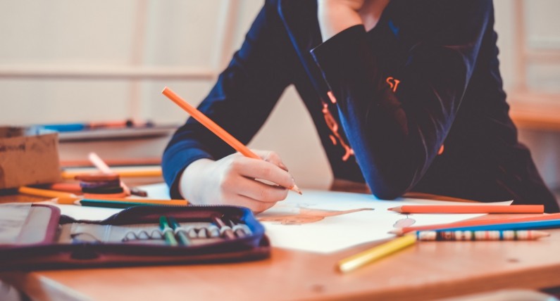 Największa przyczyna stresu niderlandzkich nastolatków? Wyniki badań UNICEF