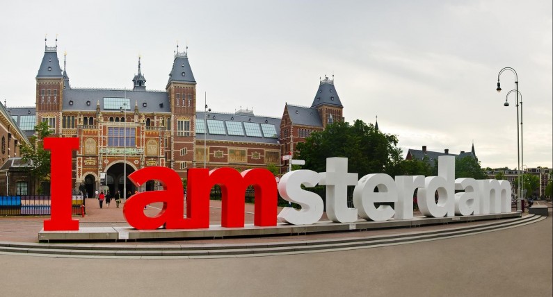 Litery „I Amsterdam” wrócą na Museumplein… na chwilę. „To czysta strata pieniędzy”