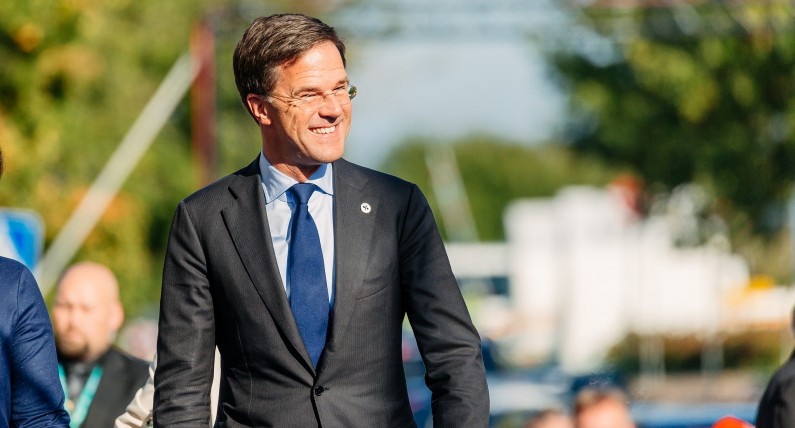 Kiedy nowe obostrzenia w Niderlandach? Rutte skomentował obecny stan pandemiczny