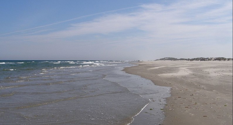 Holandia: odnaleziono ciało ofiary tragicznego wypadku. Zwłoki wypłynęły na plaży Terschelling