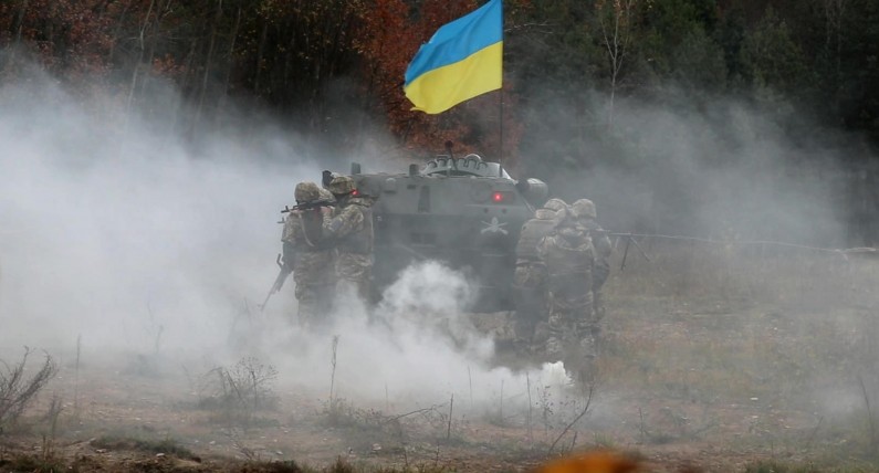 Niderlandy potępiają atak Rosji na Ukrainę. Rutte: „Nasze myśli są z narodem ukraińskim”