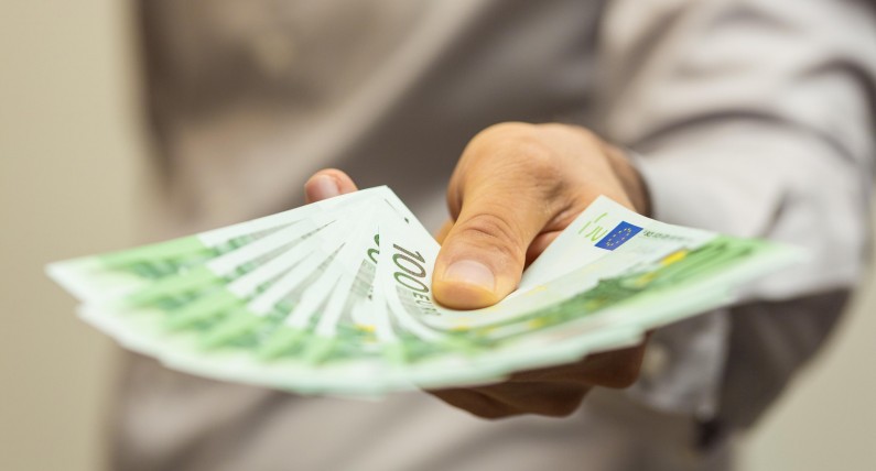 10 000 euro od państwa na osiemnaste urodziny  – tego chce jedna z niderlandzkich partii