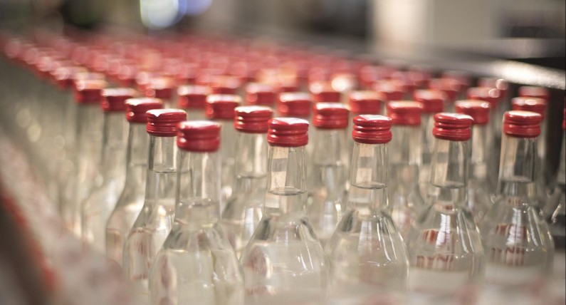 90 000 butelek wódki dla przywódcy Korei Północnej przechwycono w Rotterdamie. Alkohol pochodził z Rosji