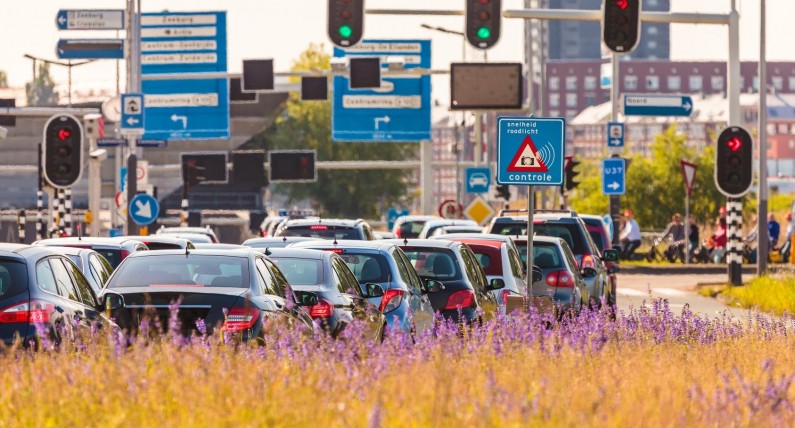 Nowe podatek drogowy w Holandii. Kierowcy zapłacą za każdy przejechany kilometr