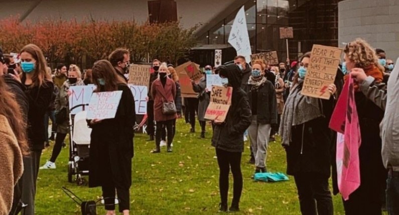 Niderlandy: Polacy wyszli na ulice Amsterdamu. Nie zgadzają się na zaostrzenie prawa aborcyjnego 