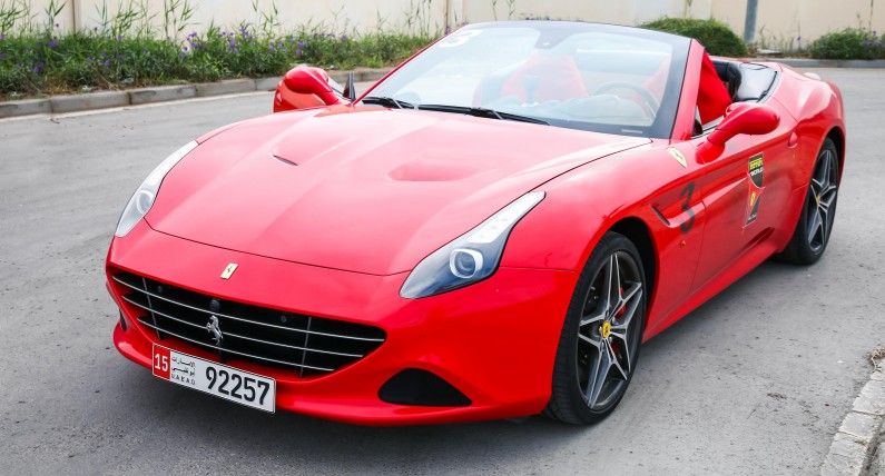 Niderlandy: kierowca rozbił wypożyczone ferrari warte ćwierć miliona euro