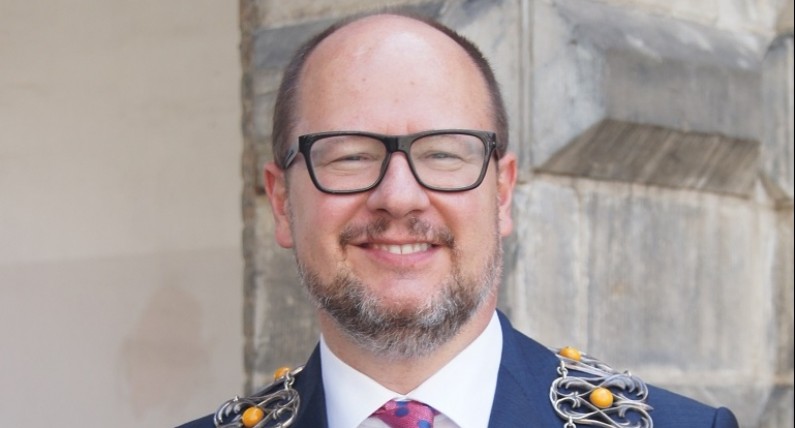 Prezydent Gdańska nie żyje. Paweł Adamowicz zmarł w wyniku ataku nożownika [PILNE]