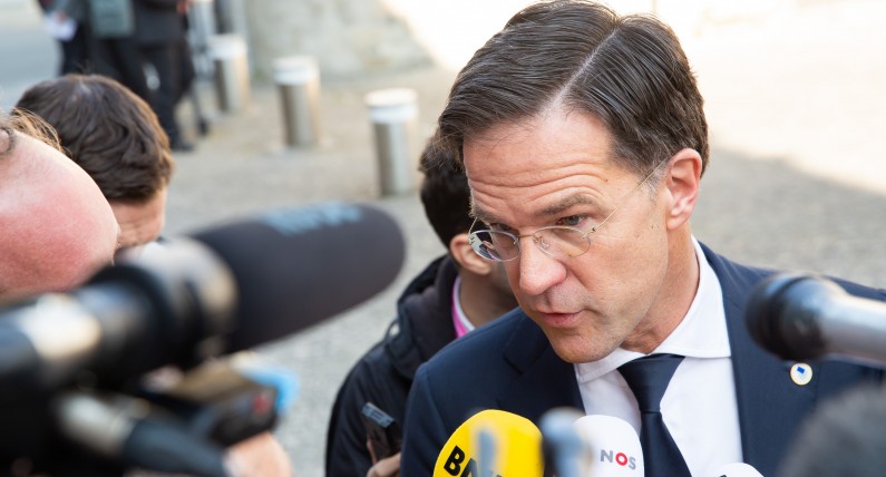 Zmagania rządu z luką finansową. Rutte: ,,następny budżet będzie zawierał podwyżki podatków”