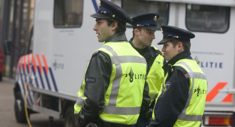 Niderlandy: Polak zaatakował nożem policjanta. W odpowiedzi funkcjonariusz postrzelił napastnika 