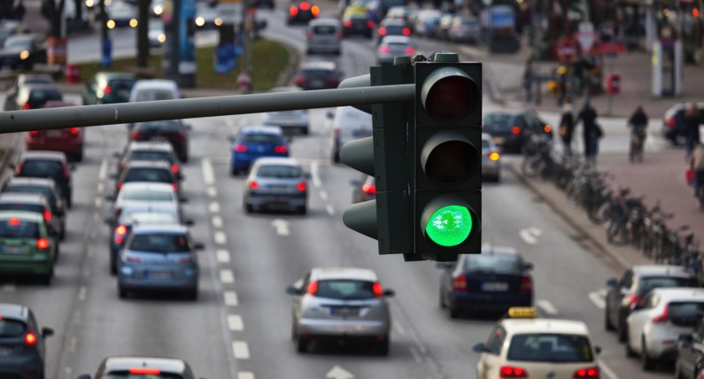„Mądre światła” pomogą w akcjach ratunkowych. Pierwsze testy odbędą się w Helmond