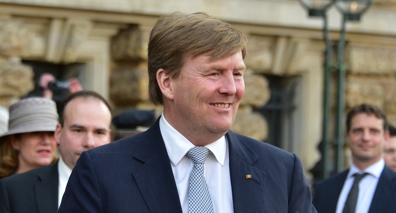 Willem-Alexander musiał przerwać wakacje w Grecji. Powodem krytyka społeczeństwa 