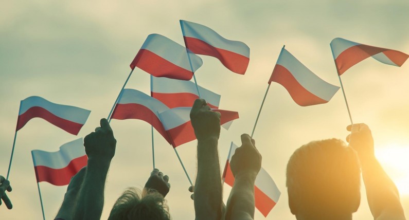 2 maja: Dzień flagi oraz Polaków i Polonii za granicą