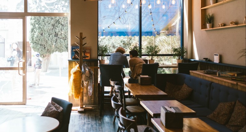 Wizyta w niderlandzkiej restauracji. Przydatne zwroty