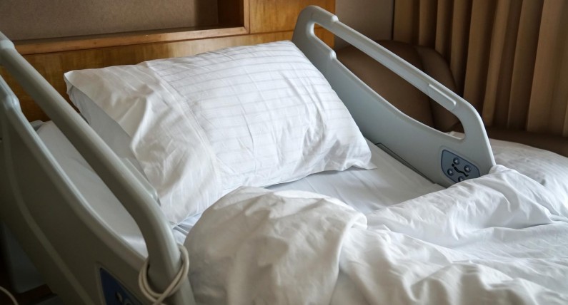 Zmarła 17-letnia ofiara molestowania seksualnego. Prawdopodobnie zagłodziła się na śmierć
