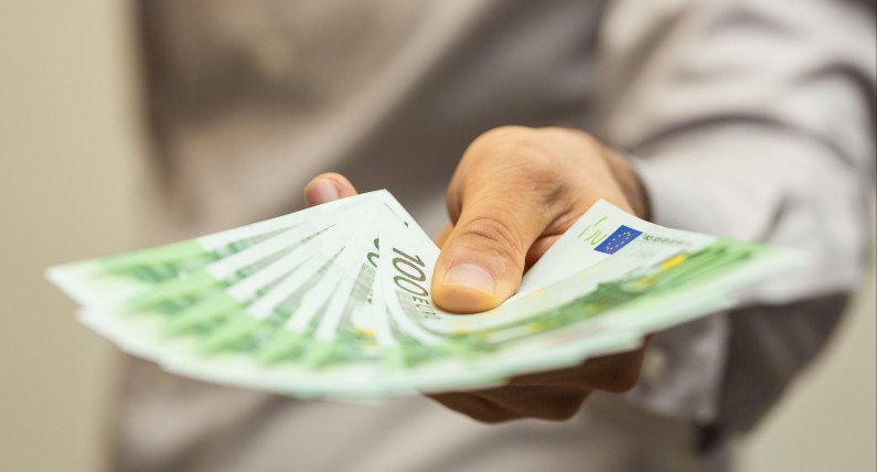 ,,Bohater dnia”: znalazł 500 euro i oddał je policji 