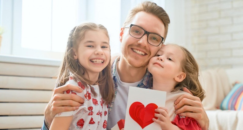 Dzisiaj polski Dzień Ojca. Każdy tata czeka na życzenia