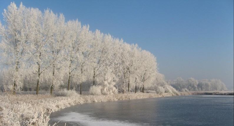 Nadchodzą mrozy – będzie prawdziwa zima w Holandii. Czas na łyżwy i wyścig po zamarzniętych kanałach