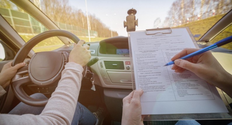 Holenderscy kierowcy nie znają przepisów drogowych. 90 procent z nich nie zdało testu z zasad ruchu