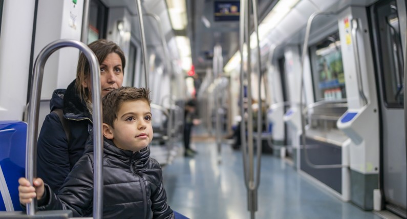 Pasażerowie metra... bez spodni. Niecodzienna podróż w Amsterdamie