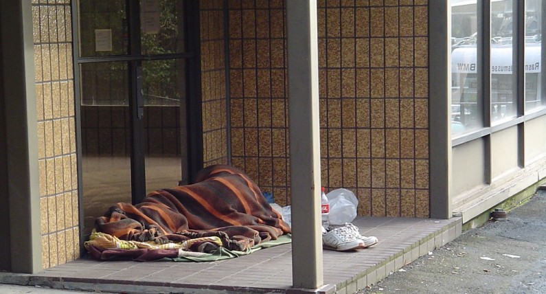 Liczba bezdomnych w Holandii podwoiła się w ciągu 10 lat. Są to głównie mężczyźni